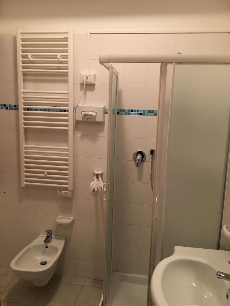 Hotel Petite Fleur Alba Adriatica Bagian luar foto